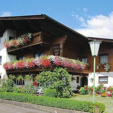 In F Gen With Parking Space Fügen